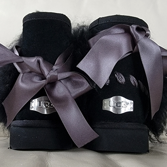 Ugg Mini Mongolian Fluff Bow Boots 100% Wool - Picture 2 of 9